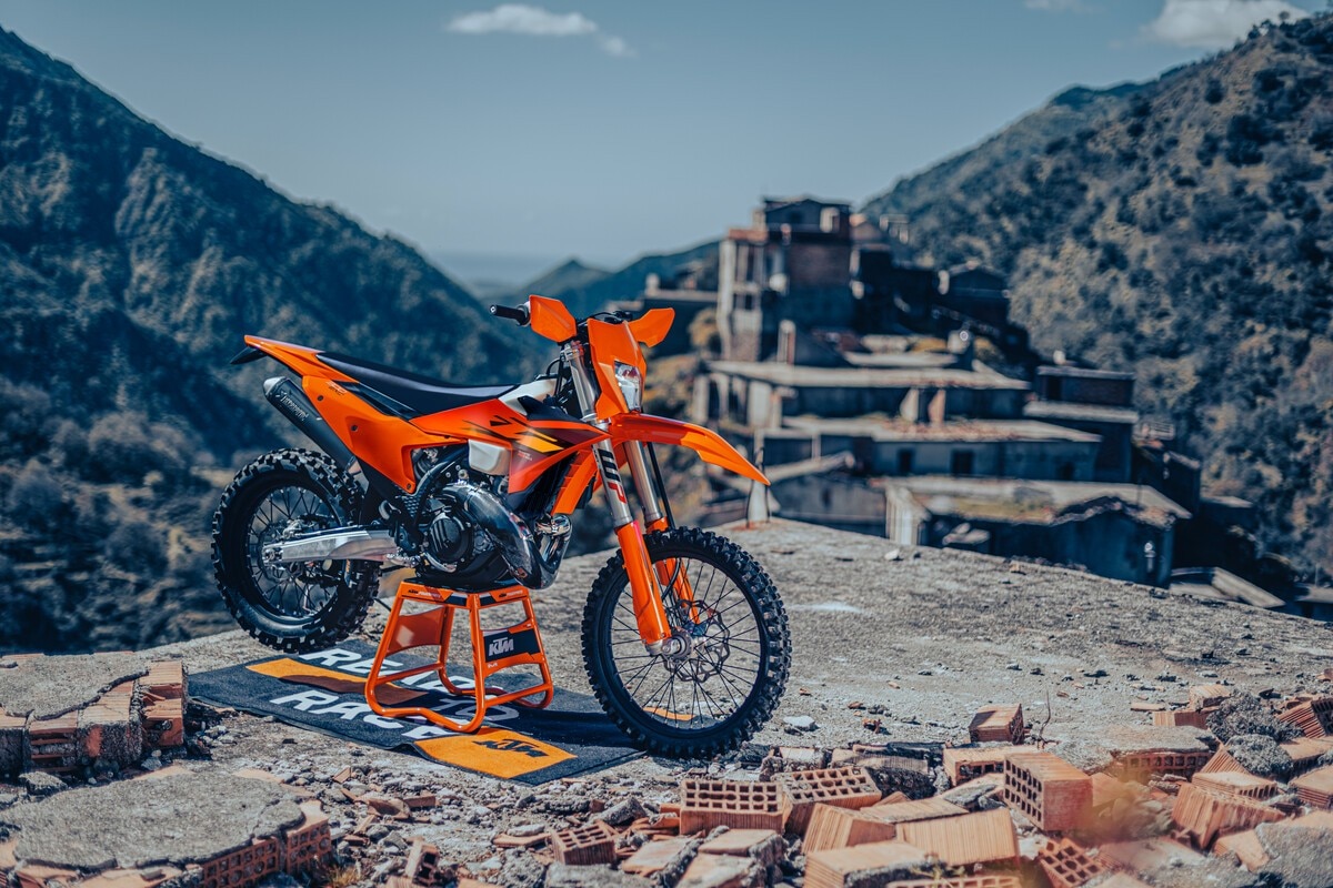 KTM presenta la nuova gamma Enduro 2026